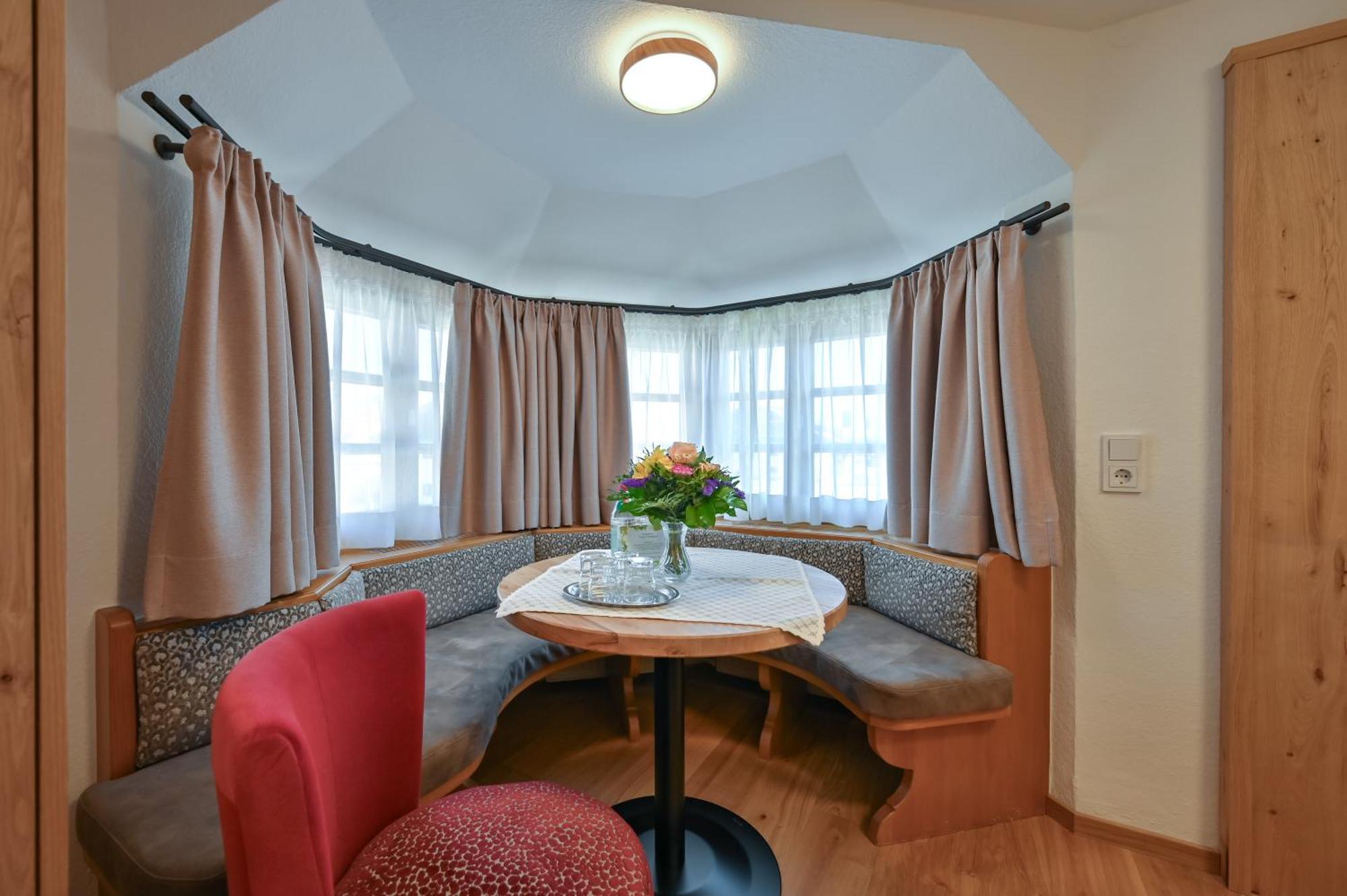 שוונגאו Hotel Weinbauer מראה חיצוני תמונה